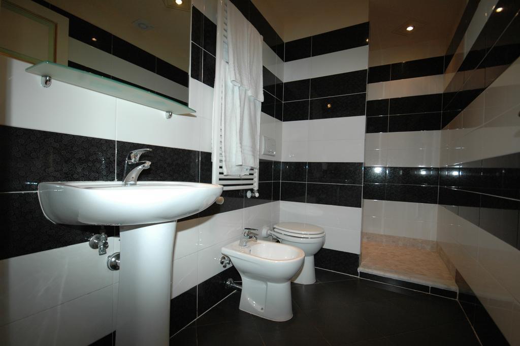 Dimora Dei Guelfi Luxury Rooms ルッカ エクステリア 写真