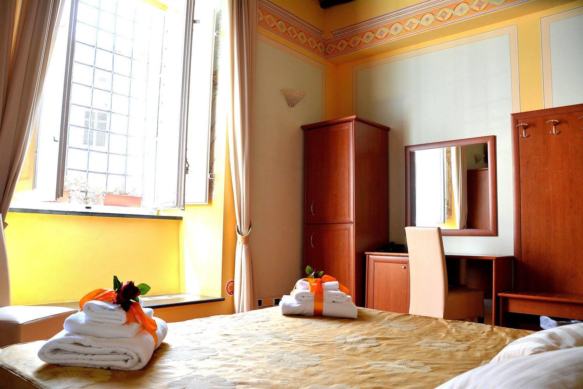 Dimora Dei Guelfi Luxury Rooms ルッカ エクステリア 写真