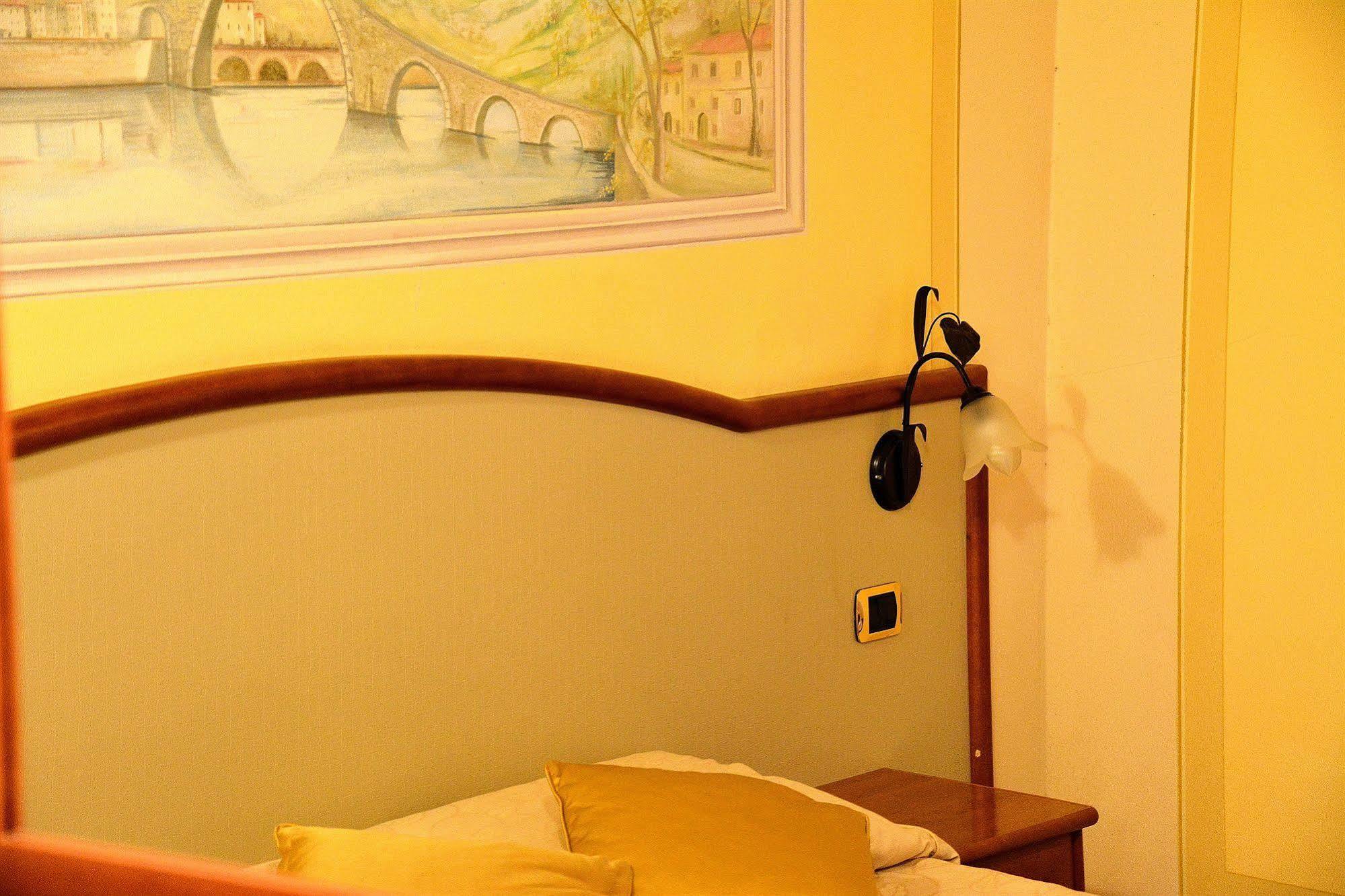 Dimora Dei Guelfi Luxury Rooms ルッカ エクステリア 写真